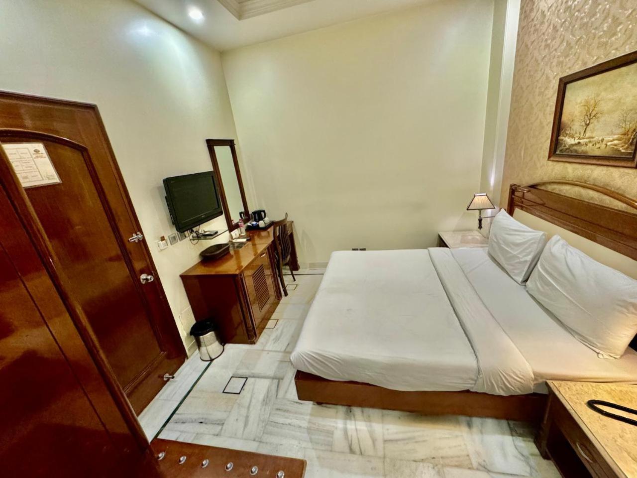 Hotel Florence Inn, Karol Bagh, New Delhi, 2 Min From Metro 外观 照片